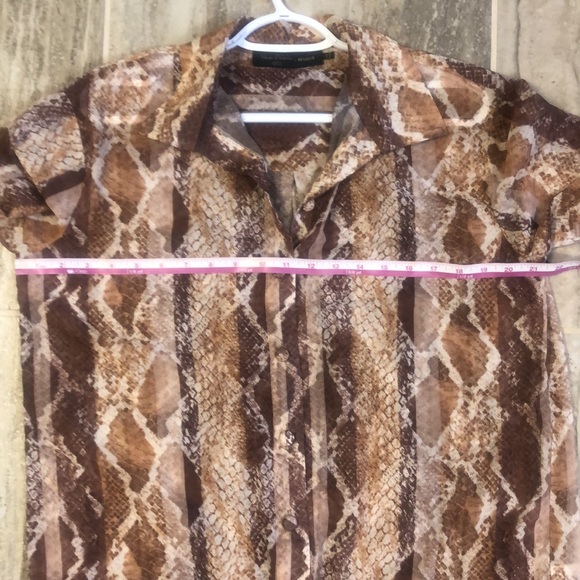 NWT House of Harlow 1960 Marley Shirt Striped Python Snake Print Blouse Small - Picture 9 of 16